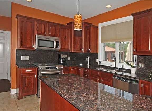 3rd image of 484 Thyme Dr