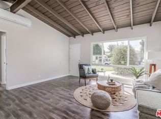 7128 Independence Ave, Canoga Park, CA 91303