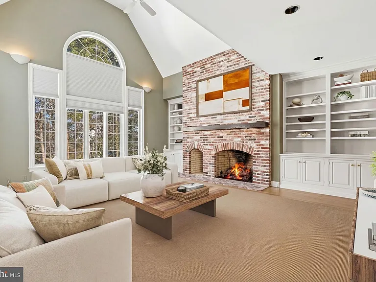841 Mount Moro Rd — Photo 23