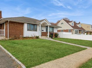 476 Whittier Ave, Levittown, NY 11756