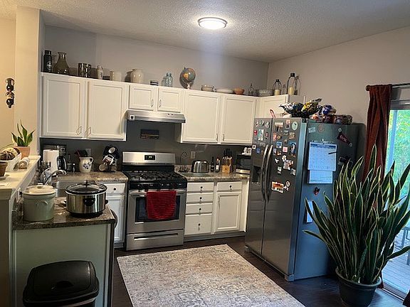 3rd image of 524 Fullers Cir
