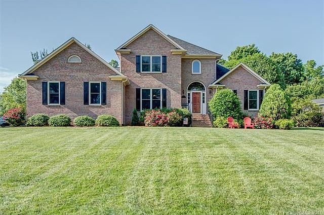 1st image of 1623 Village Ct #19