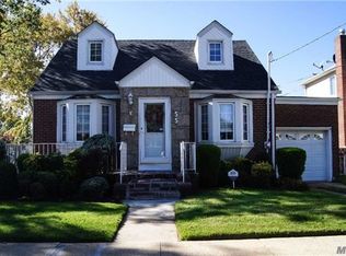 55 Pilgrim St, New Hyde Park, NY