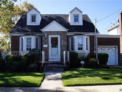 55 Pilgrim St, New Hyde Park, NY, 11040