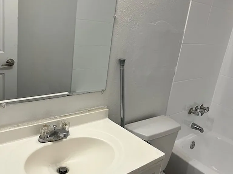 4810 Gaston Ave — Photo 39