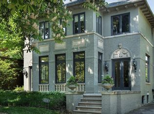 2734 Sheridan Rd, Evanston, IL 60201