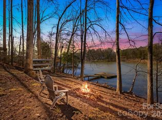 294 Carroll Cv, Lake Wylie, SC 29710