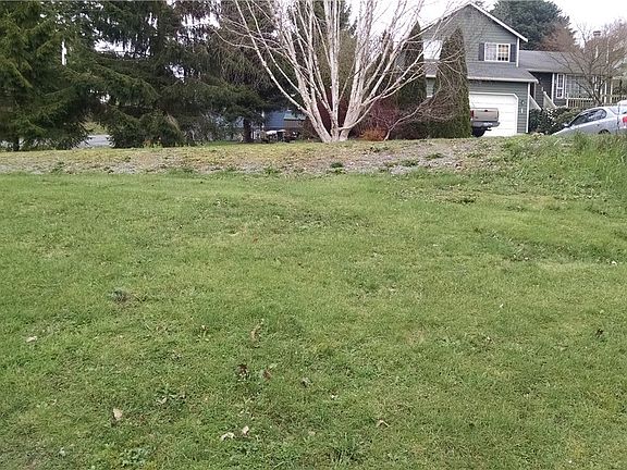 5th image of 695 Valley St