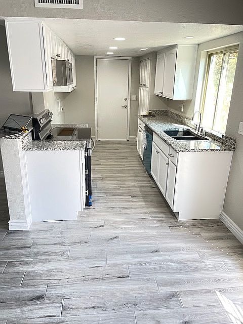 1st image of 10425 N 10th Pl Unit 3