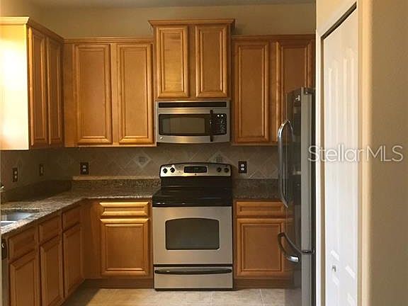 3rd image of 1413 Priory Cir