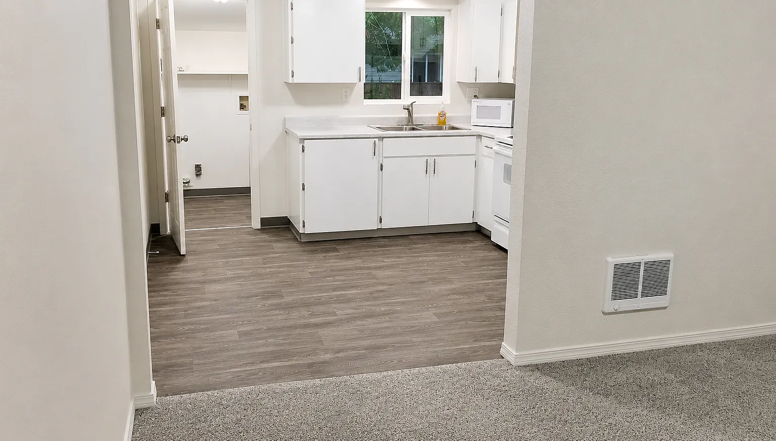 2 bed, 800 sqft, $1,700 — Photo 2