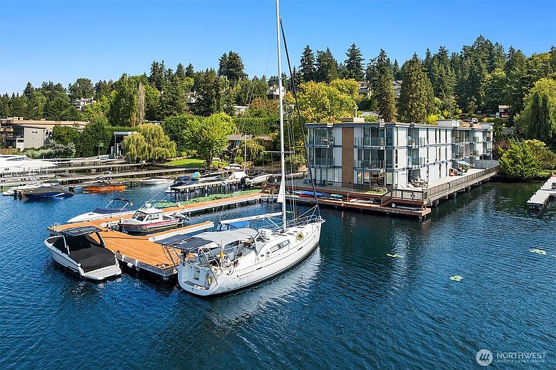 2nd image of 4561 Lake Washington Boulevard NE #306