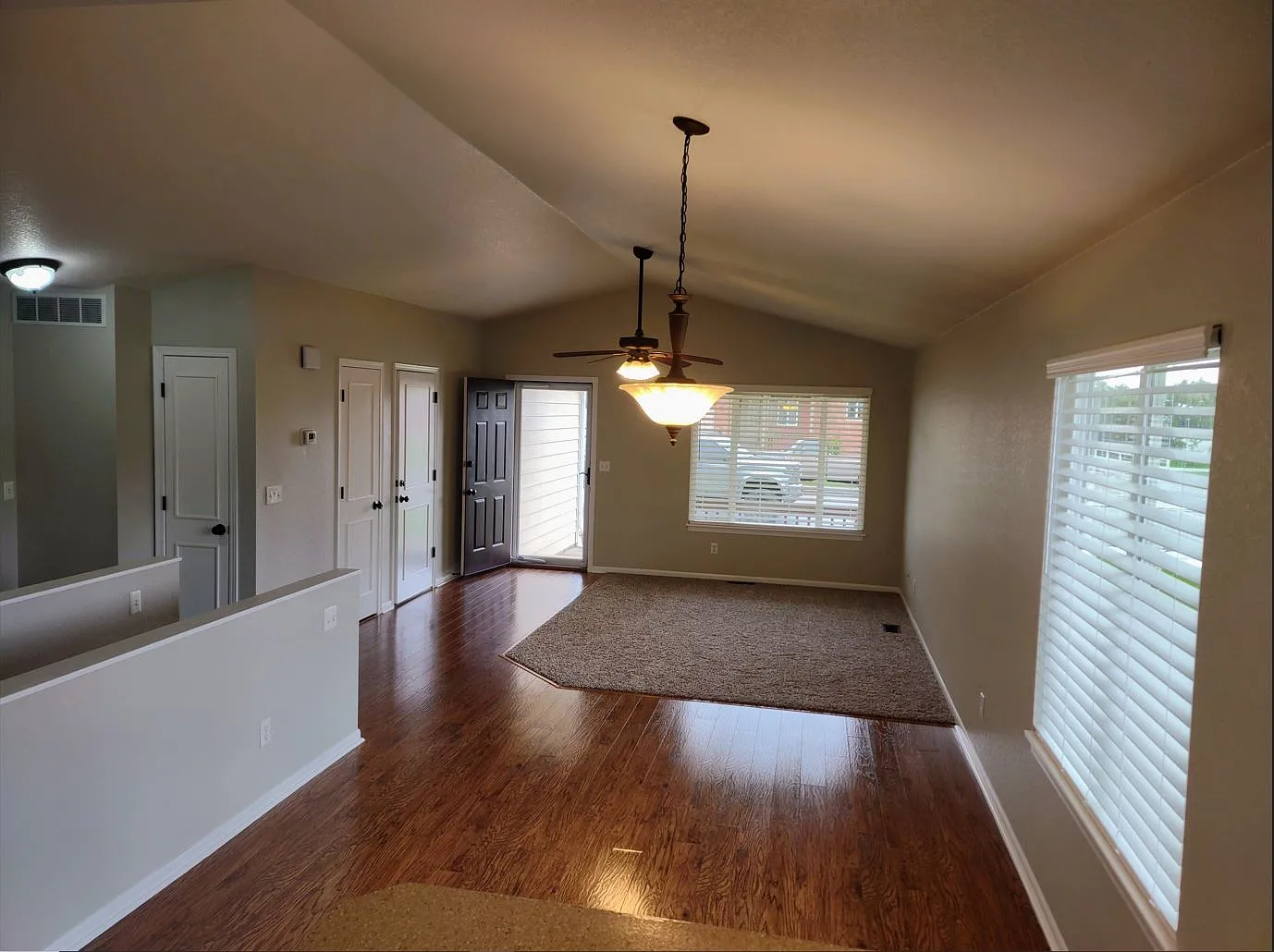 4 bed, 2352 sqft, $2,500 — Photo 4