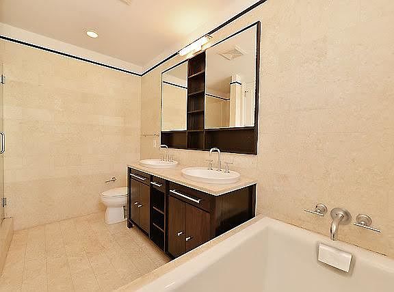 4th image of 4427 Purves St APT 14A