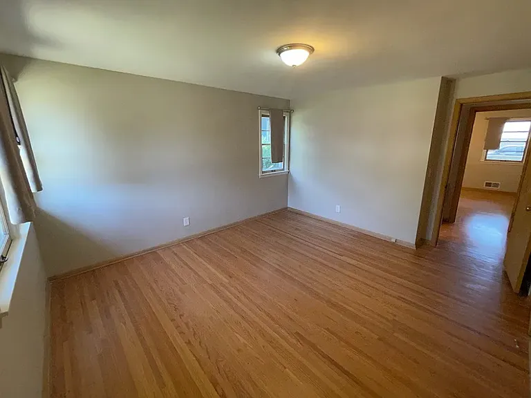 6015 Newton Ave S — Photo 12