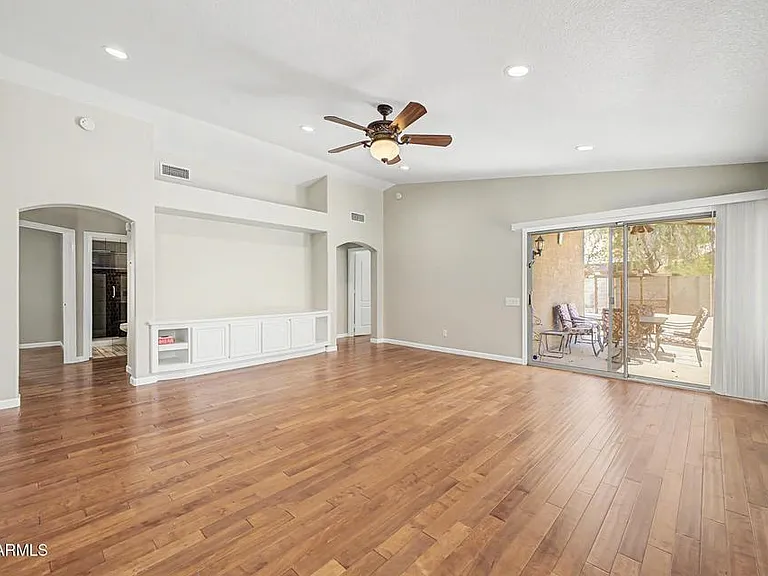 558 W Bluefield Ave — Photo 4