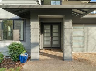 5891 SW 67th Pl, Portland, OR 97225