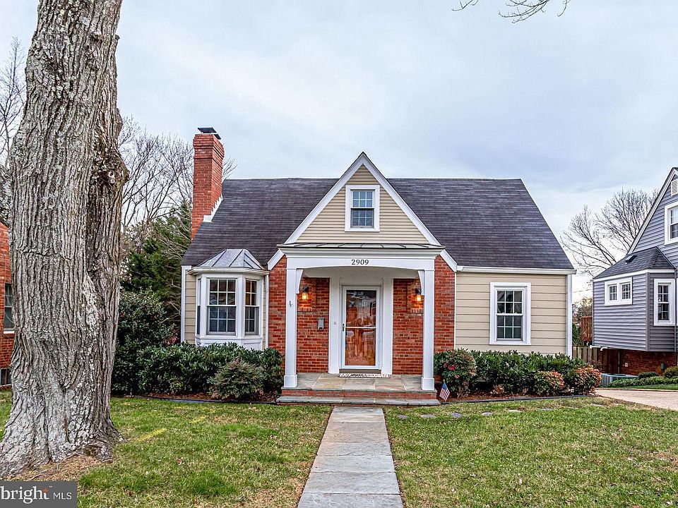 1st image of 2909 Meadow Ln