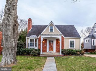 2909 Meadow Ln, Falls Church, VA 22042
