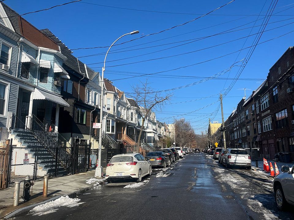 2nd image of 1348 Clay Ave