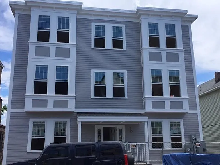 261 Lexington St #3 — Photo 10