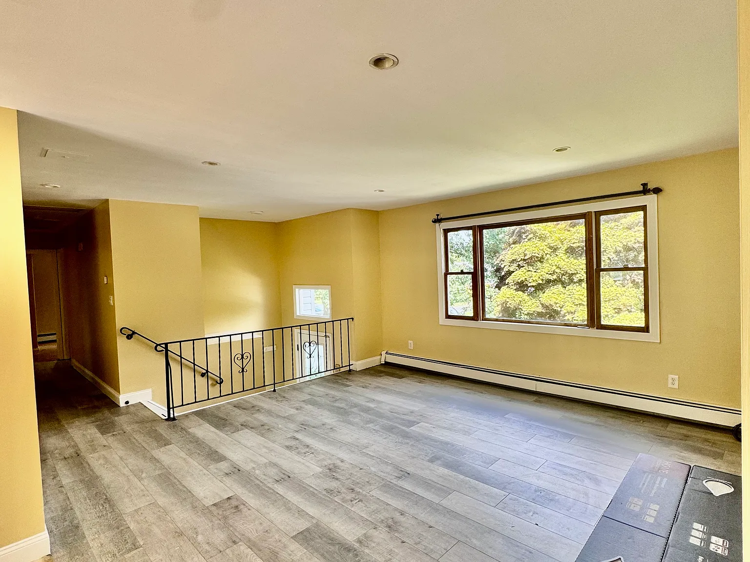 4 bed, 1.5 bath, $4,500 — Photo 2