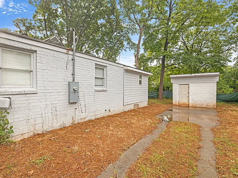 2533 Godfrey Dr NW — Photo 3