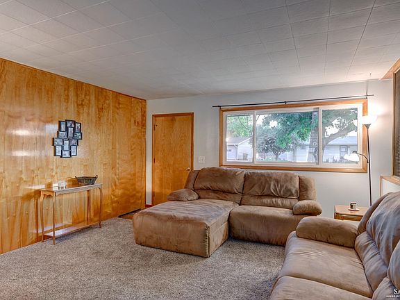 5th image of 126 Bel Air Dr