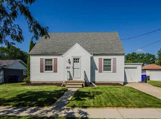 1921 S Adams St, Appleton, WI 54915