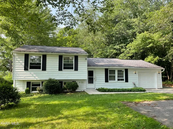 7252 Admiral Peary Hwy, Loretto, PA 15940