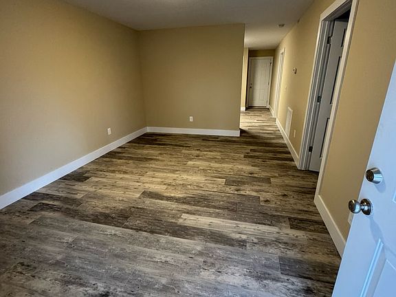 2nd image of 308 Carson St #B