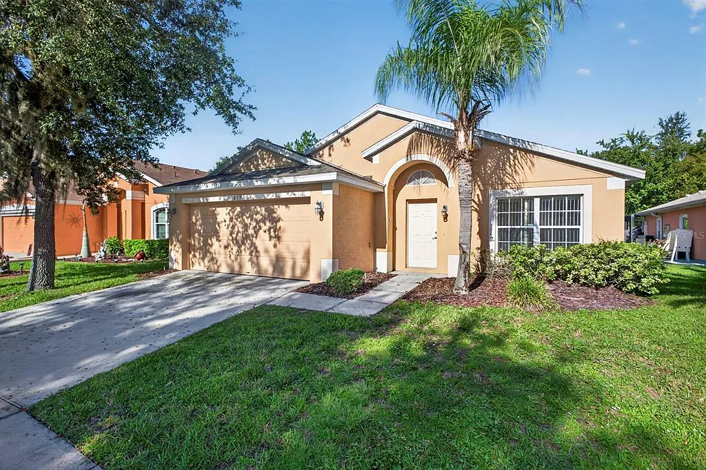 5 bed, 3.0 bath, 1662 sqft, $2,350 — Photo 2