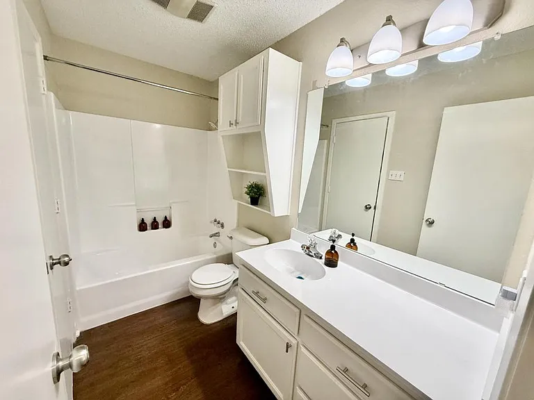 1606 Bagby Ave #B — Photo 11