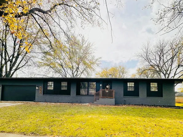 941 W 66th Ave, Merrillville, IN 46410