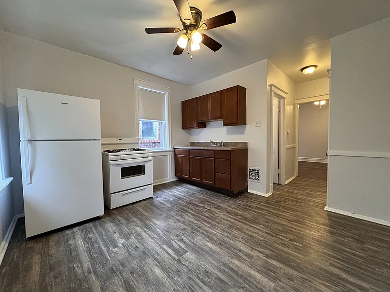 5023-5025 S Broadway St #5023A — Photo 10