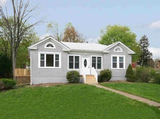 11 Meadow Rd, Poughkeepsie, NY 12603