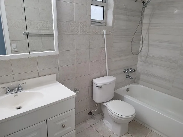 11610 N Bayshore Dr #3H — Photo 7