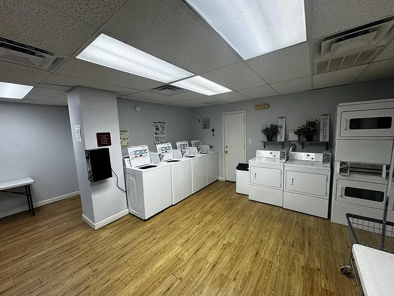 103 E Central Ave — Photo 10