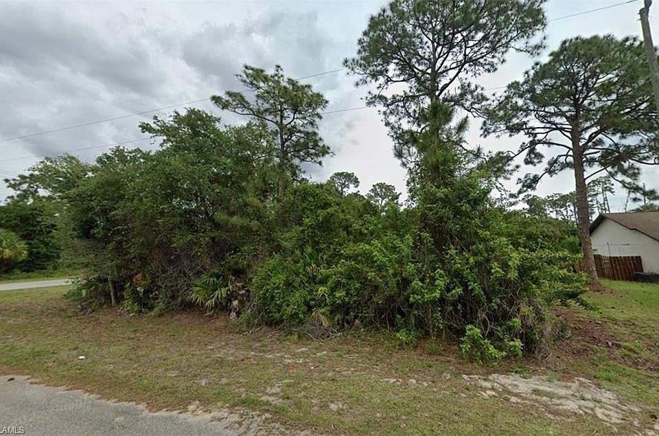 2nd image of 122 Wells AVE
