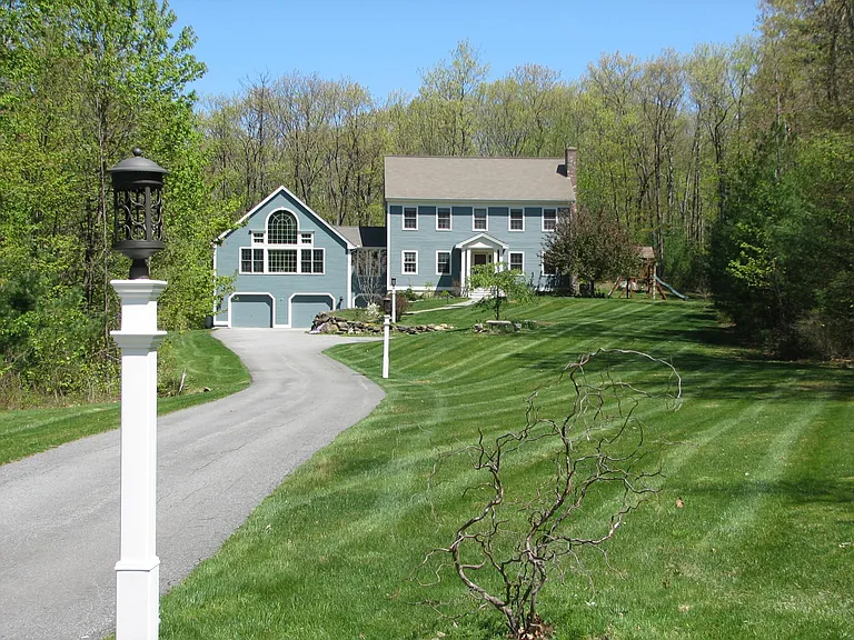 Driveway with custom lamp posts