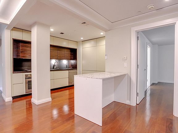 5th image of 55 Wall St APT 910