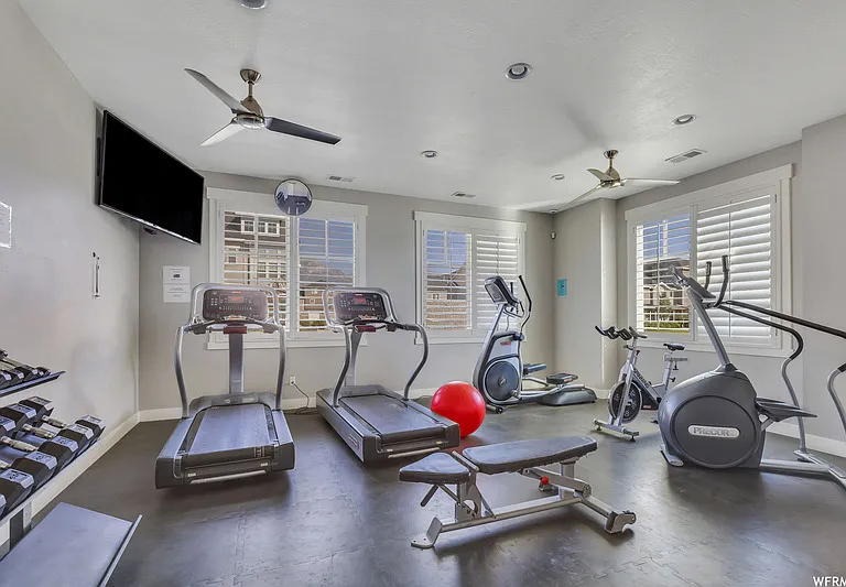 204 N 725 E — Photo 27