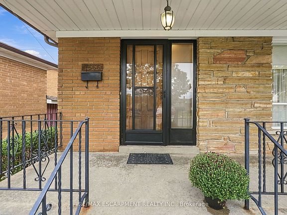3rd image of 7566 Netherwood Rd