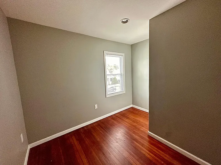 57 Willoughby Ave — Photo 10