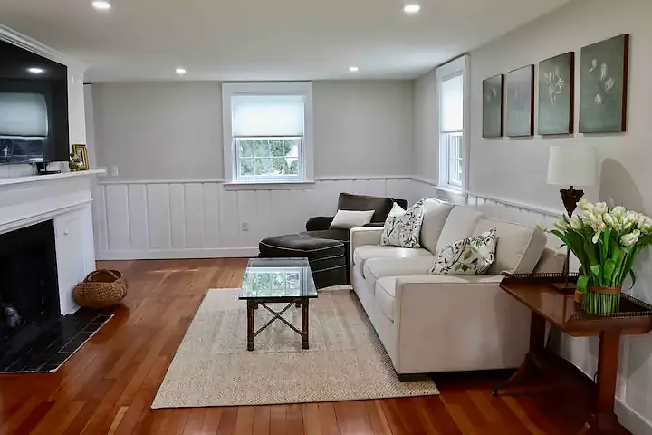 10 N Pleasant St — Photo 9