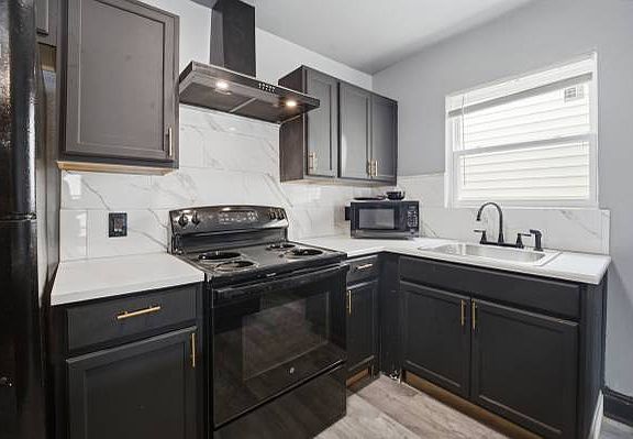 5th image of 1405-07 Annette St #8