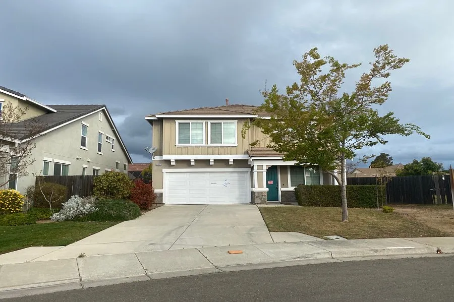 2198 Megan Dr photo 1