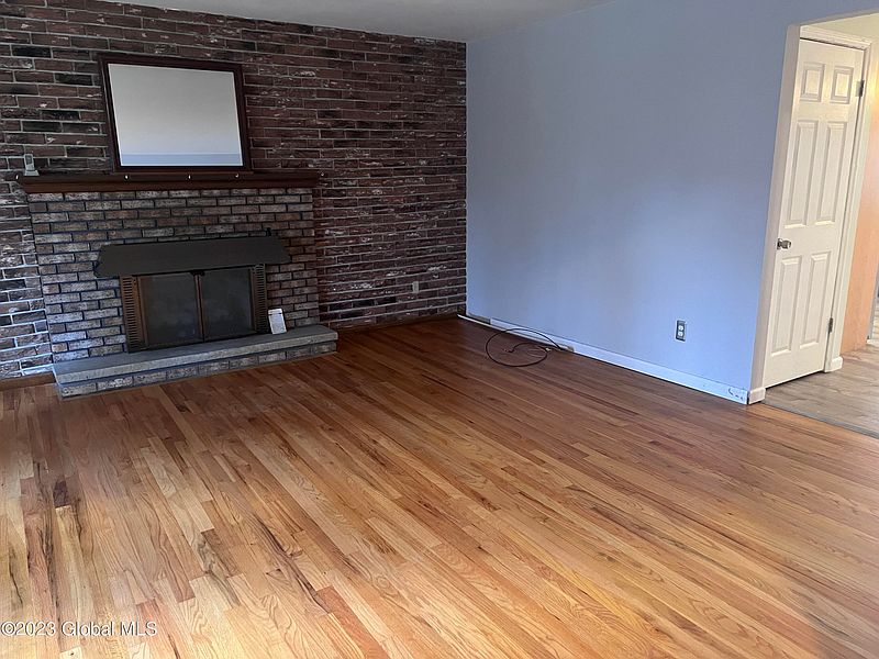 3rd image of 6 Riverview Drive