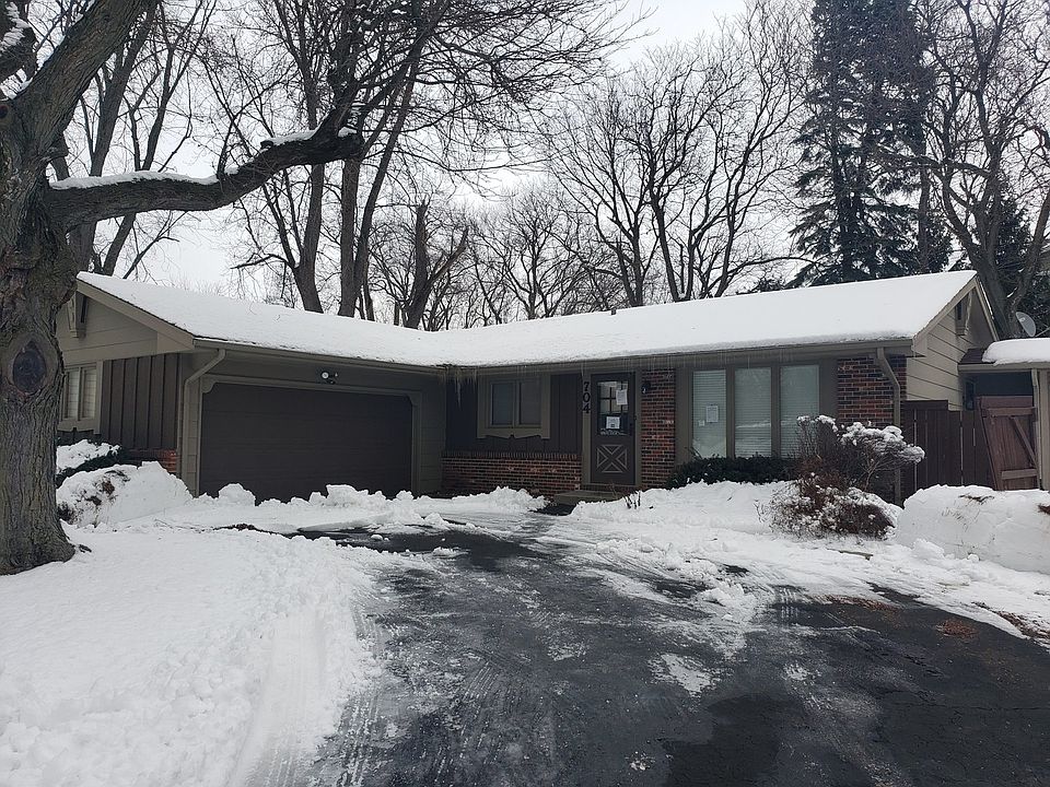 1st image of 704 Woodridge Dr