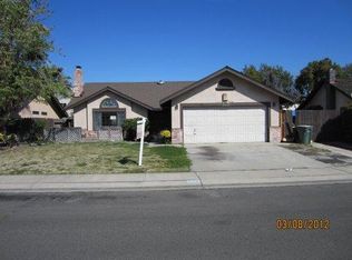 1825 Columbard Way, Modesto, CA 95351